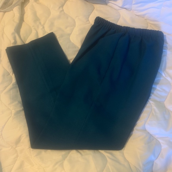 Style Setter Fashions Suit - Picture 4 of 7